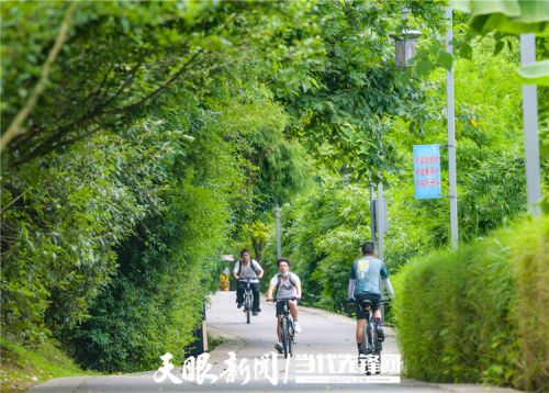 贵州：清凉气候爽 避暑旅游热