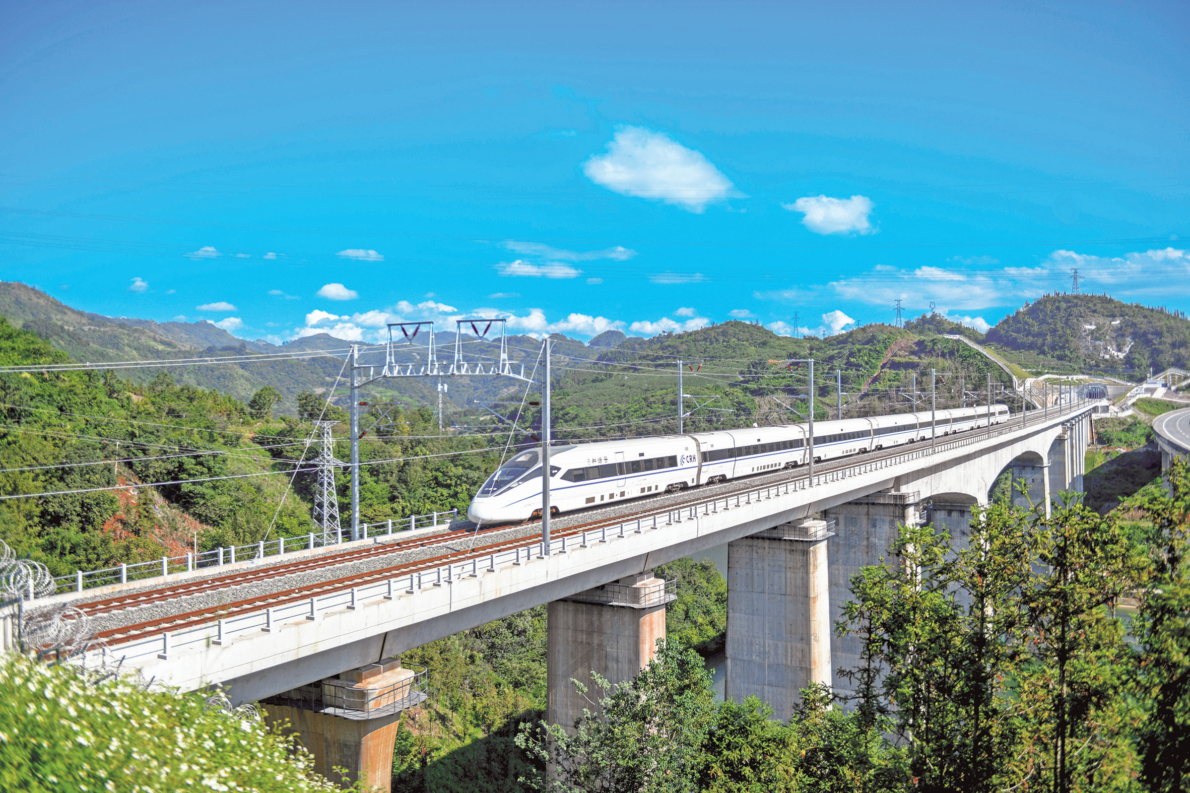 盘兴高铁试验运行