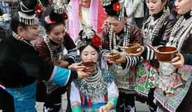 黎平肇兴：欢乐巡游闹“侗年”