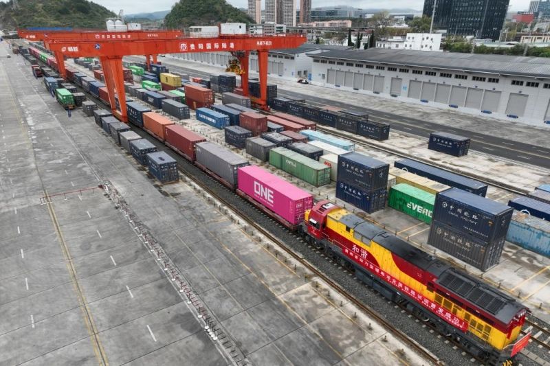 贵州三大综保区深度融入世界