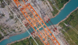 安盘高速古牛河特大桥顺利合龙