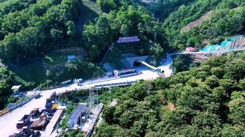 突破5500米！黄百铁路贵州段打哨隧道掘进过半