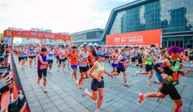 2026贵阳马拉松鸣枪开跑